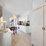 Residenza Jasmine Grey
