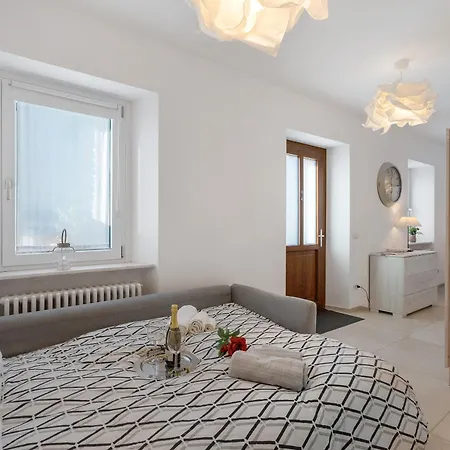 بيت للعطل Residenza Jasmine Grey *