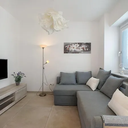 Residenza Jasmine Grey Semesterbostad *