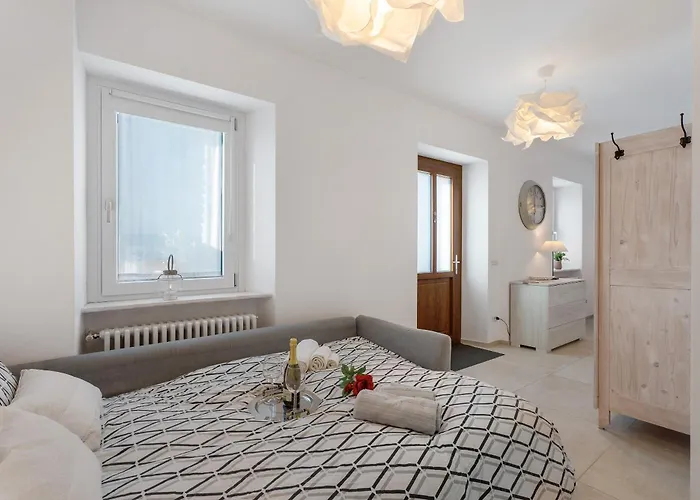 Дом отдыха Residenza Jasmine Grey *